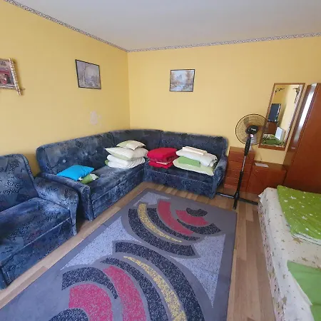 Lejlighed Szivarvany Apartman Balatonfůzfő