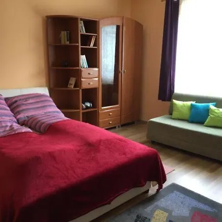 Szivarvany Apartman * Balatonfůzfő