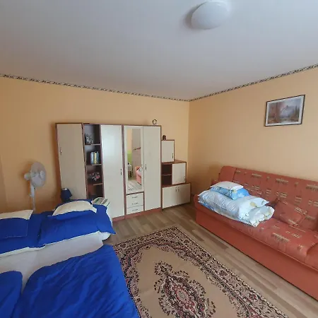 Lejlighed Szivarvany Apartman Balatonfůzfő